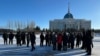 Силовики преградили путь к Акорде родственникам погибших во время январских протестов 2022 года. 15 января 2024 года