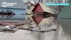 "Туалет поплыл, мы на крыше с Ваней": паводок в России дошел до Западной Сибири "Туалет поплыл, мы на крыше с Ваней": паводок в России дошел до Западной Сибири