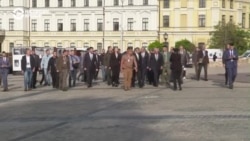 В Киев прибыл "дипломатический десант" из ЕС В Киев прибыл "дипломатический десант" из ЕС