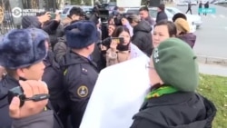 Больше года в центре Бишкека запрещены мирные собрания и митинги. Как с этим пытаются бороться? Больше года в центре Бишкека запрещены мирные собрания и митинги. Как с этим пытаются бороться?