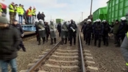 Протест фермеров, рассыпанное зерно и очереди из тысяч фур. Что происходит на украино-польской границе?
 Протест фермеров, рассыпанное зерно и очереди из тысяч фур. Что происходит на украино-польской границе?