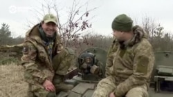 Экипаж украинской БМП выжил после прямого удара российского беспилотника Экипаж украинской БМП выжил после прямого удара российского беспилотника