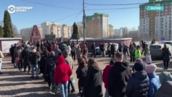 Все выходные россияне несли цветы на могилу Алексея Навального: "Поклониться мужественному человеку, с которым связывали надежды" Все выходные россияне несли цветы на могилу Алексея Навального: "Поклониться мужественному человеку, с которым связывали надежды"