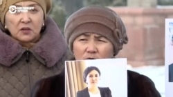 "Кемпир-Абадское дело": родные арестованных выходят на протесты, парламент Кыргызстана говорит о нарушениях со стороны Жапарова "Кемпир-Абадское дело": родные арестованных выходят на протесты, парламент Кыргызстана говорит о нарушениях со стороны Жапарова