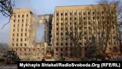 Здание облгосадминистрации после обстрела. Николаев, Украина, 29 марта 2022 года