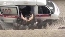 Экс-депутат Оразайым Нарматова, арестованная по "Кемпир-Абадскому делу", упала в обморок во время суда. Ее увезли на "скорой" Экс-депутат Оразайым Нарматова, арестованная по "Кемпир-Абадскому делу", упала в обморок во время суда. Ее увезли на "скорой"