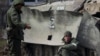 Военнослужащие пророссийских войск, Мариуполь, Украина, 31 марта 2022 года