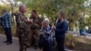 "Они, конечно, не могут обеспечить им снаряжение и обмундирование самое новейшее, что есть в российской армии. Но если эта мобилизация примет большие обороты, то у России большие склады обмундирования предыдущих эпох"