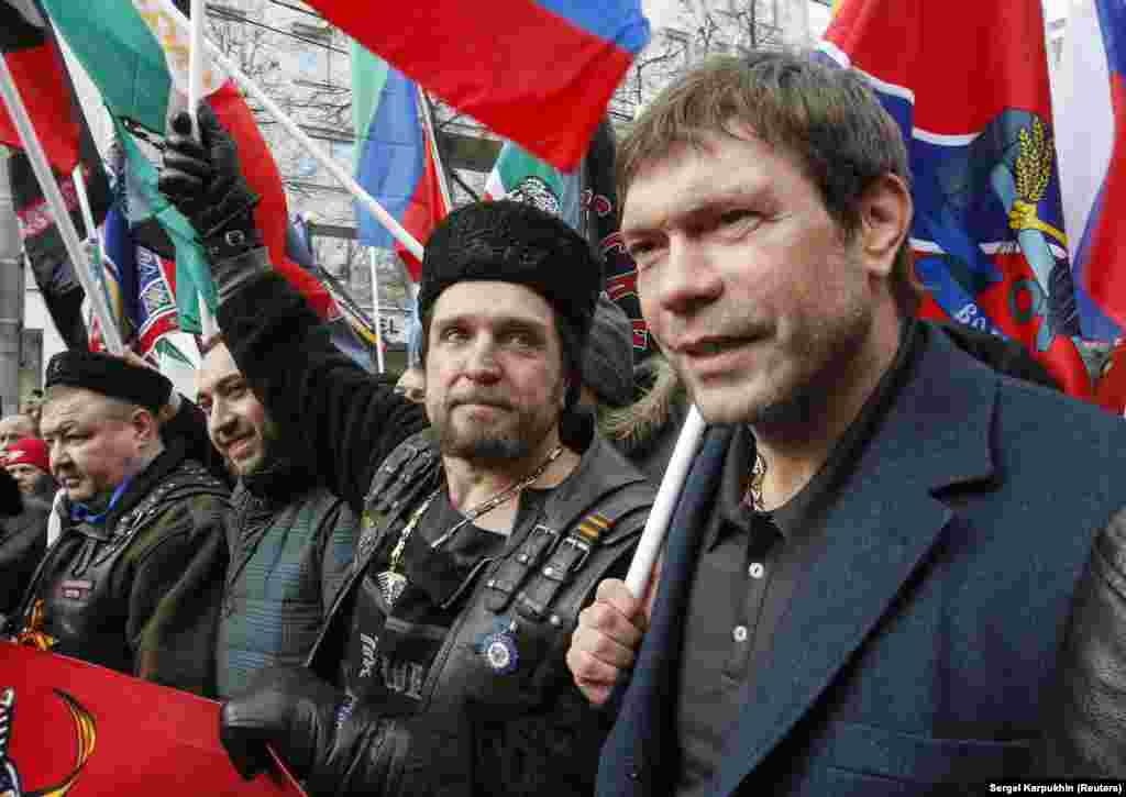 Глава парламента так называемой "Новороссии" Олег Царев и глава "АнтиМайдана"  (основатель байкерского клуба "Ночные волки") Александр Залдостанов ("Хирург")