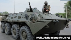 Военная техника после протестов в Нукусе (Узбекистан)