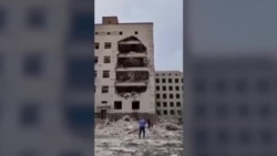 "Было два сильных взрыва, один за другим". Жители домов в Полтаве рядом с военным Институтом связи разбирают завалы и рассказывают об ударе "Было два сильных взрыва, один за другим". Жители домов в Полтаве рядом с военным Институтом связи разбирают завалы и рассказывают об ударе