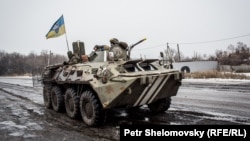 БТР украинской армии в районе Дебальцева, январь 2015 г.