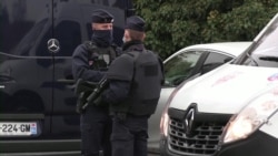 По делу убийства учителя в пригороде Парижа полиция задержала 11 человек По делу убийства учителя в пригороде Парижа полиция задержала 11 человек