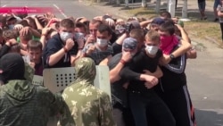 Луганск: сепаратисты готовят жителей города к борьбе с "иностранной вооруженной миссией" Луганск: сепаратисты готовят жителей города к борьбе с "иностранной вооруженной миссией"