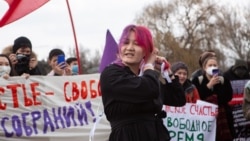 В Бишкеке проходит марш в поддержку прав женщин В Бишкеке проходит марш в поддержку прав женщин