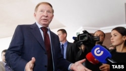 Белоруссия. Минск. 5 сентября. Экс-президент Украины Леонид Кучма перед началом заседания трехсторонней контактной группы (Украина-ОБСЕ-Россия) по урегулированию ситуации на востоке Украины.
