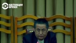"Здесь что, базар?": выгнали из парламента за то, что пришел без рубашки и галстука "Здесь что, базар?": выгнали из парламента за то, что пришел без рубашки и галстука