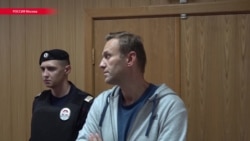 Суд в Москве арестовал Алексея Навального на 30 суток за "Забастовку избирателей" Суд в Москве арестовал Алексея Навального на 30 суток за "Забастовку избирателей"
