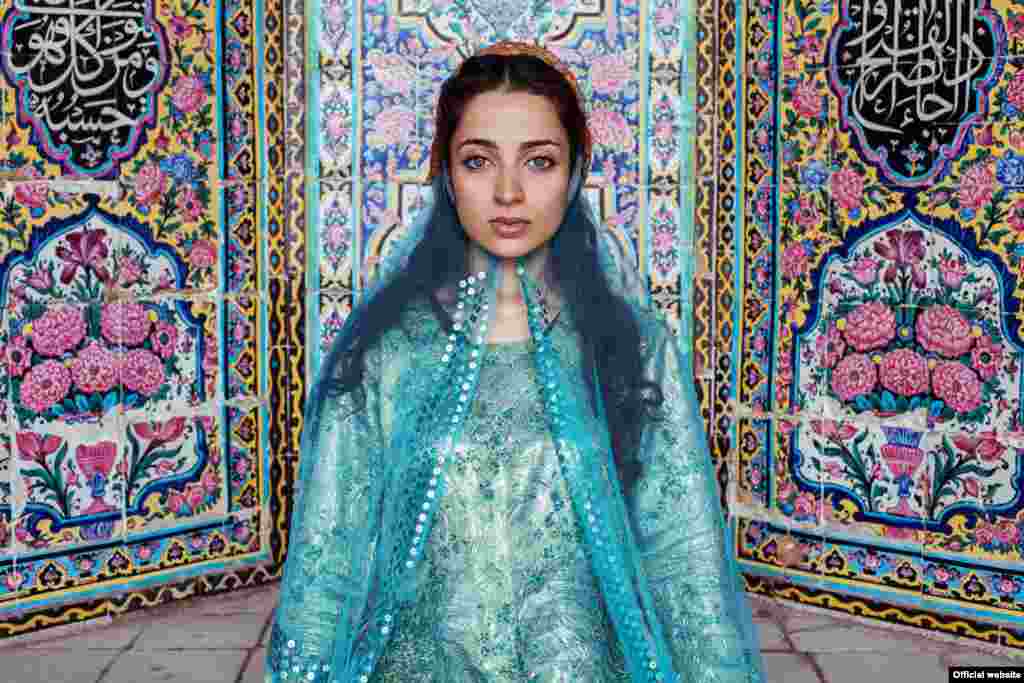 Жительница Шираза, Иран, фотопроект "Атлас красоты" (Atlas of Beauty) Микаэлы Норок (Mihaela Noroc) 