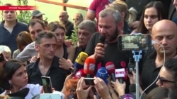 Протесты в Грузии: почему тысячи людей требуют отставки правительства Протесты в Грузии: почему тысячи людей требуют отставки правительства
