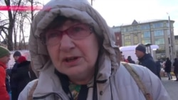"Вчера они убили моего деда, сегодня в Ленинграде убили таджикского мальчика" - участники акции "Возвращение имен" "Вчера они убили моего деда, сегодня в Ленинграде убили таджикского мальчика" - участники акции "Возвращение имен"
