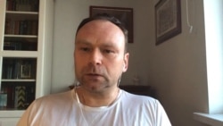 "Отвечать за все будет не Путин, а губернаторы". Политолог Крашенинников о продлении "каникул" в России "Отвечать за все будет не Путин, а губернаторы". Политолог Крашенинников о продлении "каникул" в России