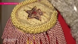 Дед Мороз и Сталин встретились в Беларуси Дед Мороз и Сталин встретились в Беларуси