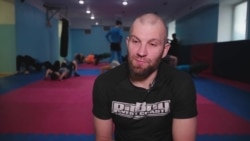 Зачем священник из Житомира учит детей айкидо, кикбоксингу и смешанным единоборствам Зачем священник из Житомира учит детей айкидо, кикбоксингу и смешанным единоборствам