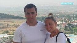 Как задерживали обвиняемого в угрозах судье Мосгорсуда и что происходит с его семьей. Рассказывает друг Евгения Ерзунова Как задерживали обвиняемого в угрозах судье Мосгорсуда и что происходит с его семьей. Рассказывает друг Евгения Ерзунова