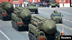 Межконтинентальные баллистические ракеты RS-24 на Параде Победы в Москве