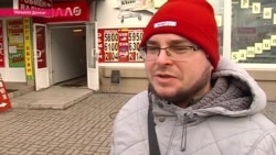 "Надо договариваться, но смотря на каких условиях". Что говорят люди в Донецке о мирных переговорах "Надо договариваться, но смотря на каких условиях". Что говорят люди в Донецке о мирных переговорах