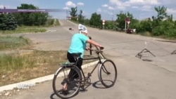 Украина заблокировала траспортно-дорожнное сообщенние в зоне конфликта Украина заблокировала траспортно-дорожнное сообщенние в зоне конфликта