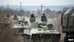 Отвод тяжелых вооружений из Оленовки, Донецкая область Украины