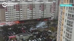 Силовики атаковали демонстрантов на "Площади перемен" в Минске Силовики атаковали демонстрантов на "Площади перемен" в Минске