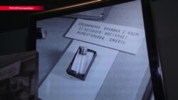 "Отец уважительно относился к военным и КГБ": сын Пауэрса приехал на Урал, где его отца-летчика сбили в 1960 году "Отец уважительно относился к военным и КГБ": сын Пауэрса приехал на Урал, где его отца-летчика сбили в 1960 году
