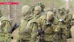 Как живут и чем занимаются солдаты на базе НАТО в Эстонии? Спецрепортаж Настоящего Времени Как живут и чем занимаются солдаты на базе НАТО в Эстонии? Спецрепортаж Настоящего Времени