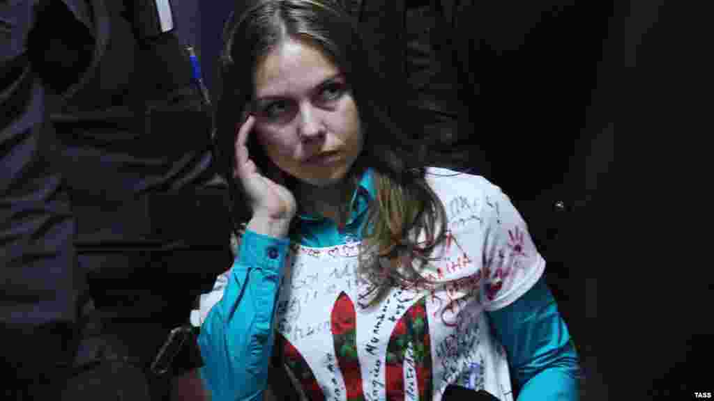 Вера Савченко, сестра украинской летчицы 