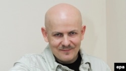 Олесь Бузина в 2012 году во время избирательной кампании в Раду