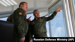 Министр обороны России Сергей Шойгу, на учениях в Крыму, 22 апреля