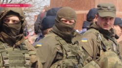 В Одессе у памятника Неизвестному матросу подрались проукраинские и пророссийские активисты В Одессе у памятника Неизвестному матросу подрались проукраинские и пророссийские активисты