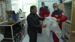 Медики "скорой" в Киевской области жалуются на отсутствие защитных костюмов и обещанных надбавок Медики "скорой" в Киевской области жалуются на отсутствие защитных костюмов и обещанных надбавок