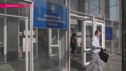 Украина: переселенцев лишили пособий, пока чиновники ищут "мертвые души" Украина: переселенцев лишили пособий, пока чиновники ищут "мертвые души"