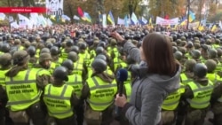 В Киеве оппозиция вышла под стены Верховной Рады на акцию "Всеукраинский сбор" В Киеве оппозиция вышла под стены Верховной Рады на акцию "Всеукраинский сбор"
