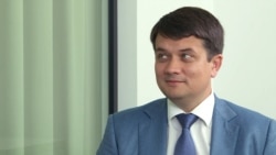 Интервью Дмитрия Разумкова, главы партии "Слуга народа": о выборах, Коломойском и выплатах депутатам Интервью Дмитрия Разумкова, главы партии "Слуга народа": о выборах, Коломойском и выплатах депутатам