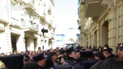 Полиция в Баку против марша за права женщин Полиция в Баку против марша за права женщин