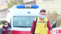 Врачи "скорой" в Бишкеке работают за двоих: половина ставок не заполнена Врачи "скорой" в Бишкеке работают за двоих: половина ставок не заполнена