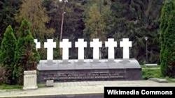 Памятник погибшим в Мядининкае