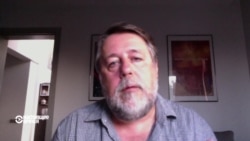 "Мы обязаны посмотреть фильмы Расторгуева". Режиссер Виталий Манский вспоминает коллегу "Мы обязаны посмотреть фильмы Расторгуева". Режиссер Виталий Манский вспоминает коллегу
