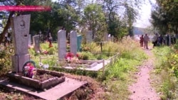Русская смерть: на Урале хоронят на скорость, пока не видит кладбищенское начальство Русская смерть: на Урале хоронят на скорость, пока не видит кладбищенское начальство
