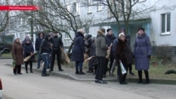 "Мы будем идти до конца". Близкие повешенного после пыток в СИЗО калининградца обратятся за помощью в ЕС "Мы будем идти до конца". Близкие повешенного после пыток в СИЗО калининградца обратятся за помощью в ЕС